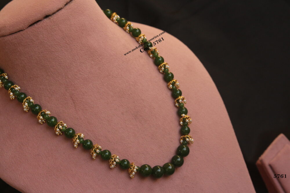 Agates with gold caps and pearl drops mala