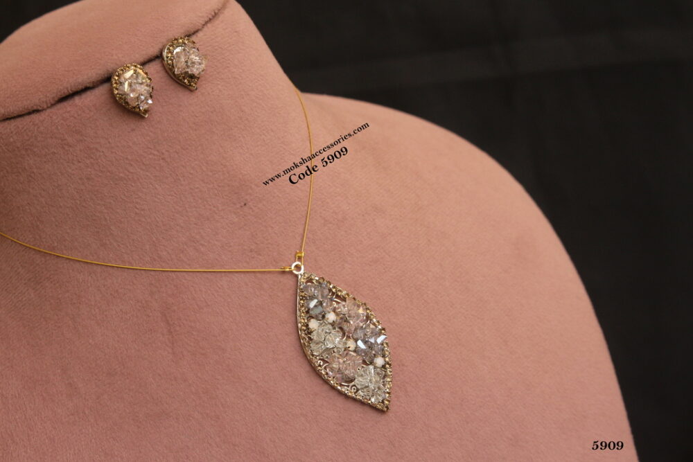 Invisible chain with beaded pendant and studs