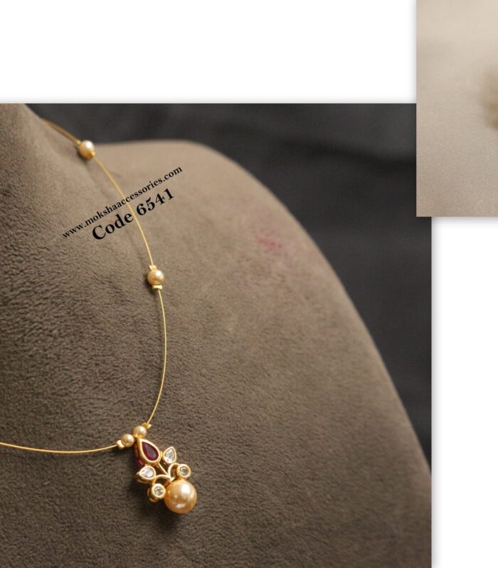 Invisible chain with pendant set