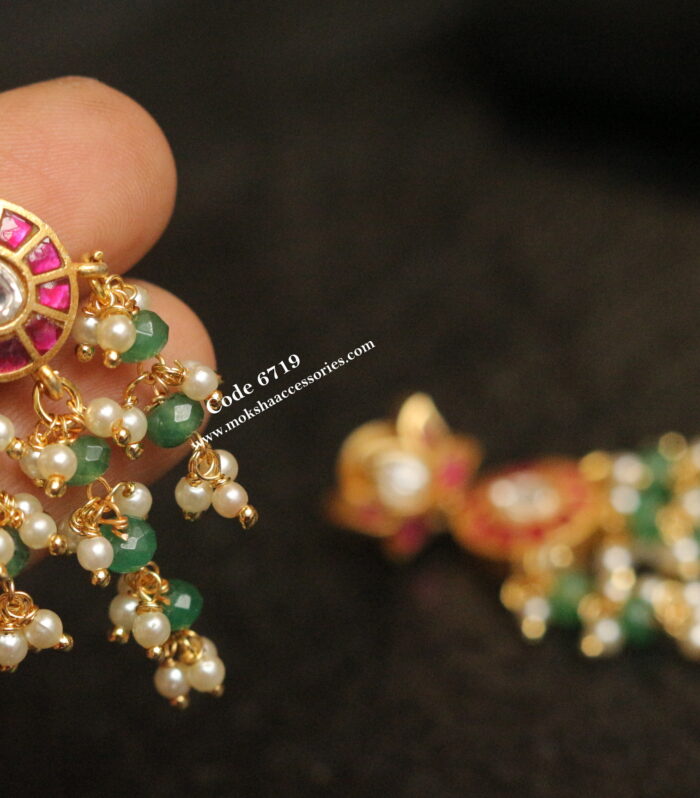 Jadaukundan earrings with emerald and pearl drops