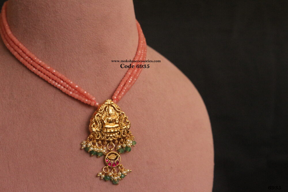 Jadaukundan pendant with real cz coral beads
