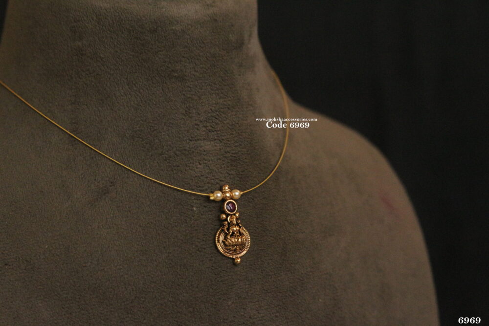 Invisible chain with kasu pendant