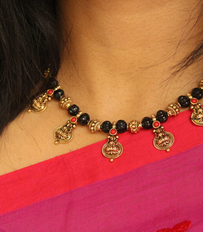 Kasu pendants with black beads choker