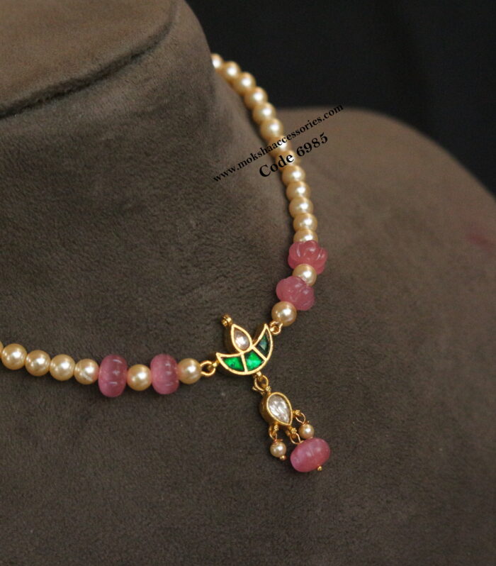 Jadaukundan pendant with pumpkin beads and sarvoski pearl necklace