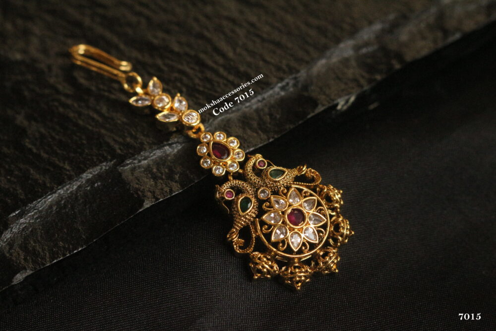 Antique gold maang tika