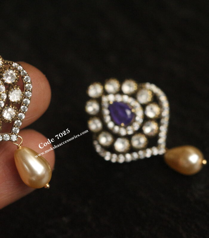 Studs with pearl drop
