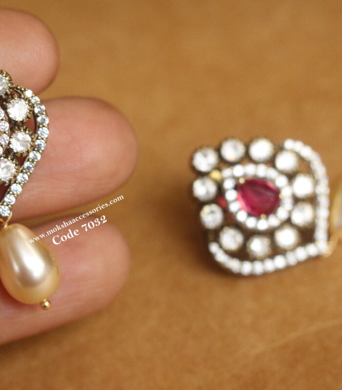 Studs with pearl drop