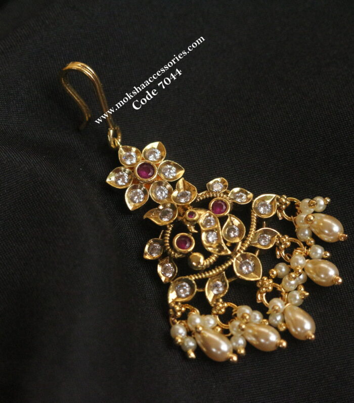Antique gold maang tika