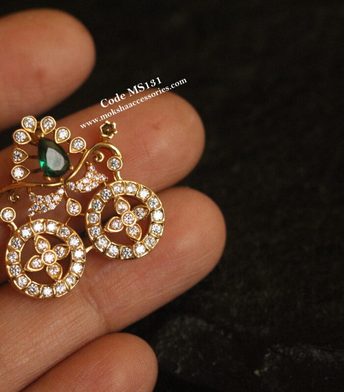 92.5 silver pendant with top small hooks (4.5 Gms)