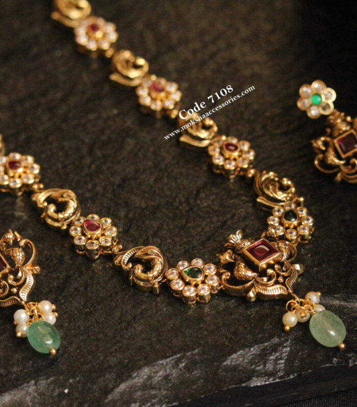 Antique gold neckset