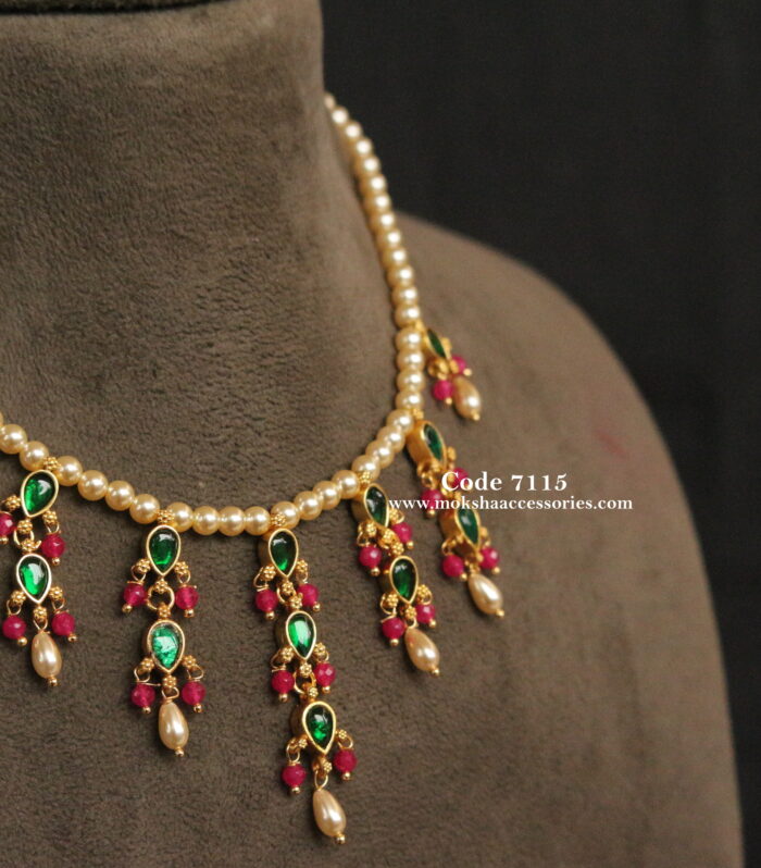 Sarvoski pearl chain with jadaukundan pendants