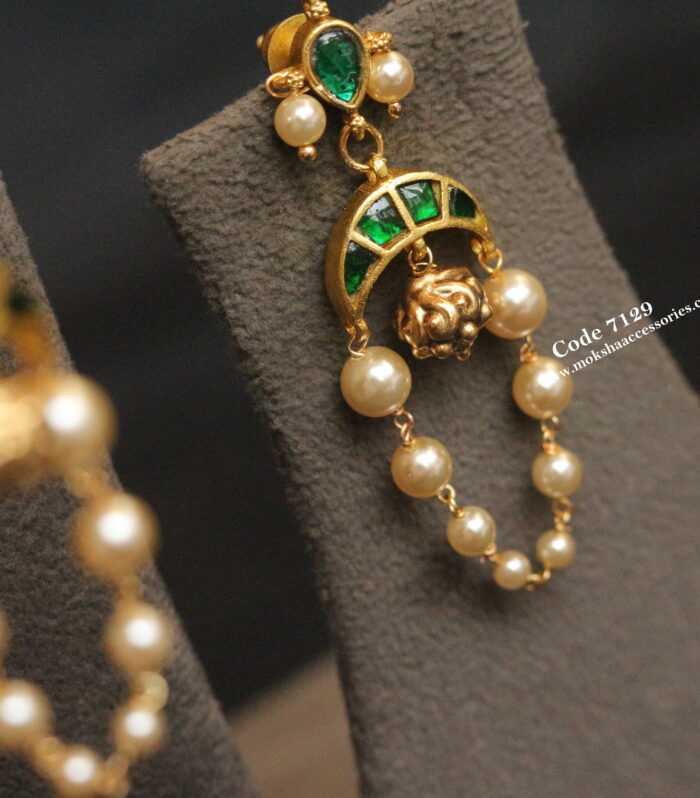Jadaukundan earrings with pearl drop and gold balls