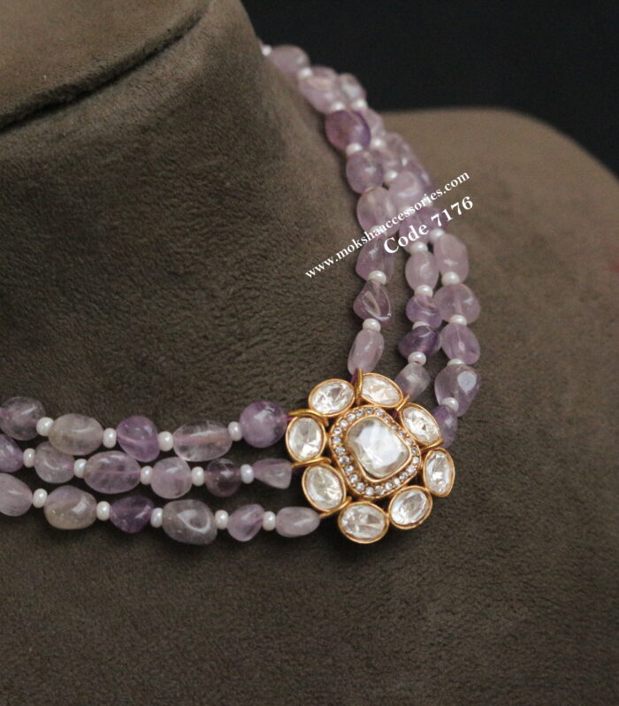 Kundan pendant with natural purple choker
