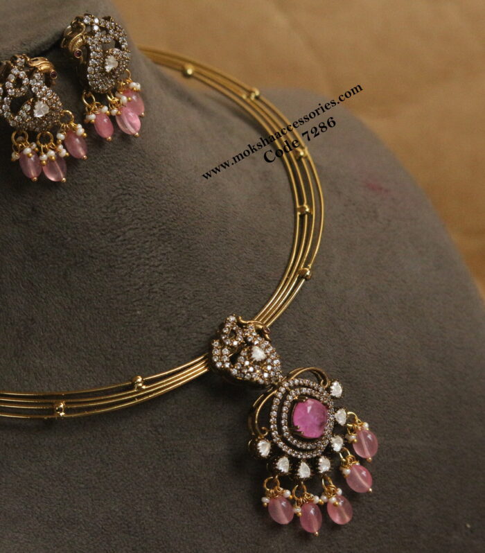 Hasli with pendant set