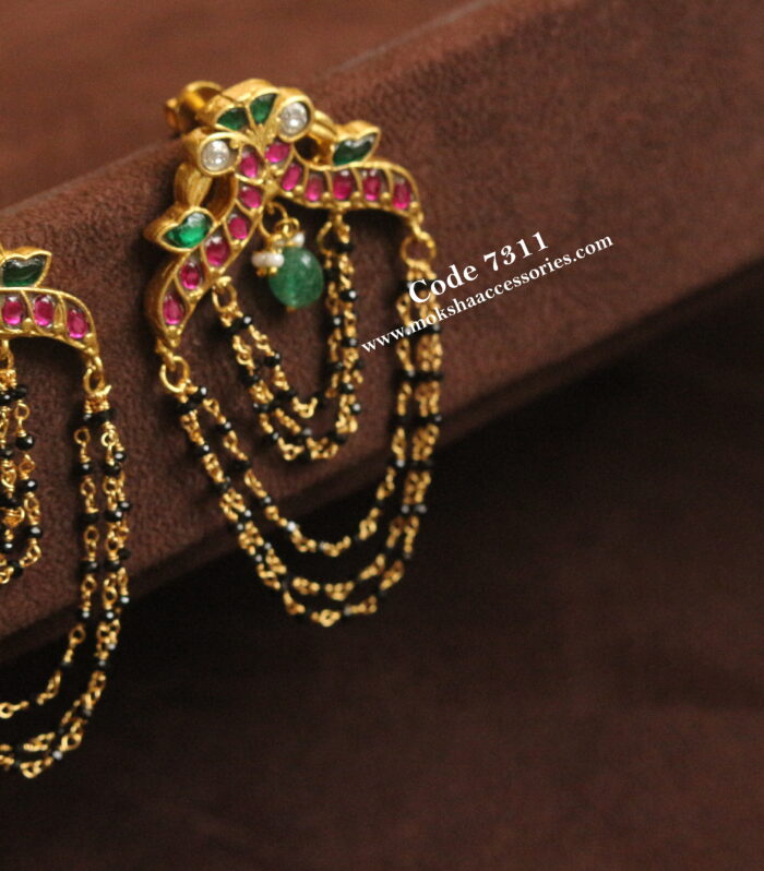 Jadaukundan earrings with black beads chain