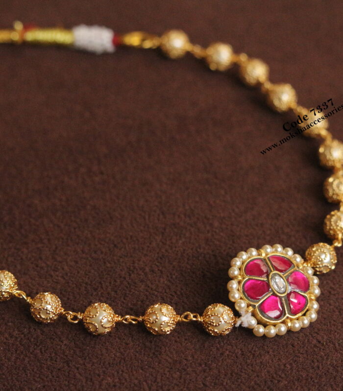 Jadaukundan pendant with pearl jali mala