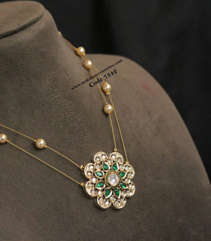 Invisible chain with kundan pendant