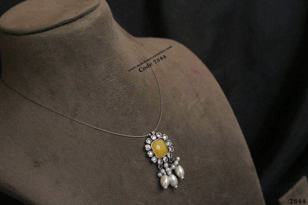 Invisible chain with silver pendant