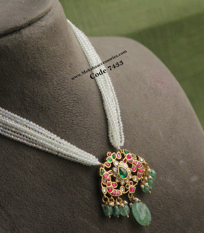 Jadaukundan pendant with cz beads