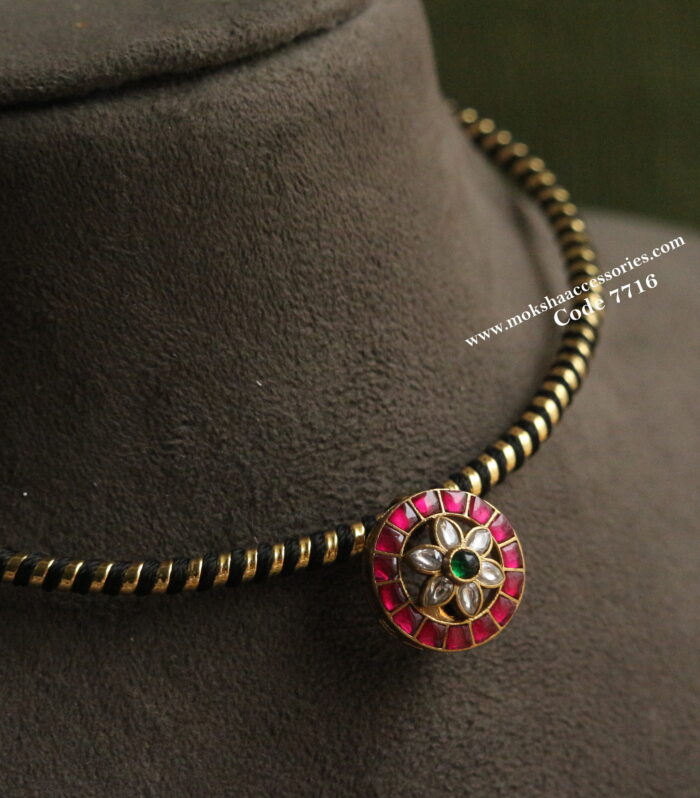 Hasli with jadaukundan pendant