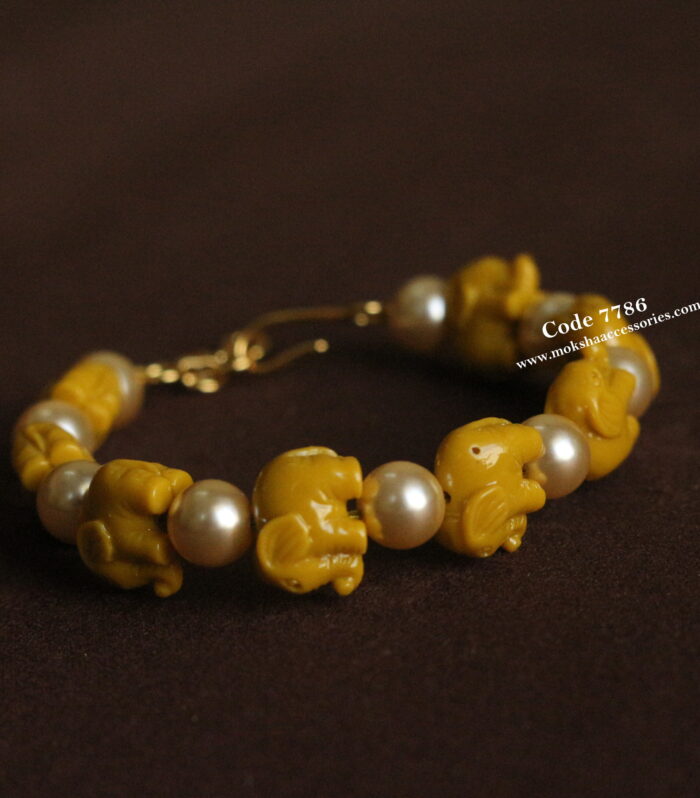Elephant and sarvoski pearl bracelet
