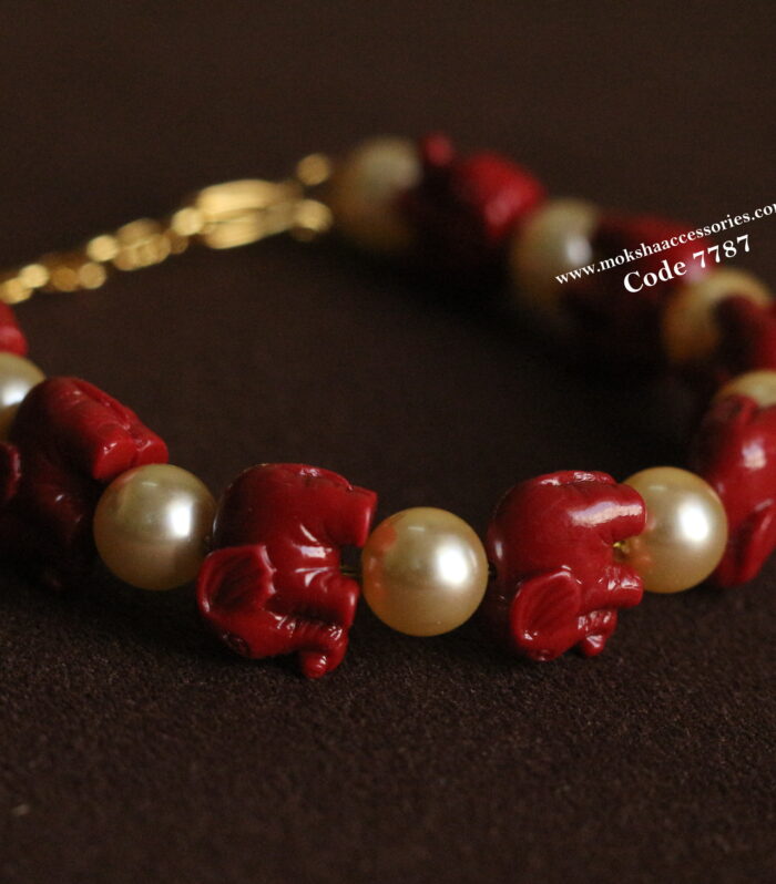 Elephant and sarvoski pearl bracelet