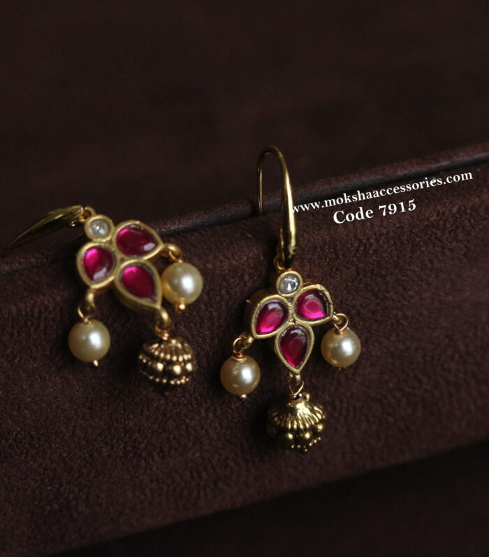 Jadaukundan earrings with sarvoski pearl and antique gold balls