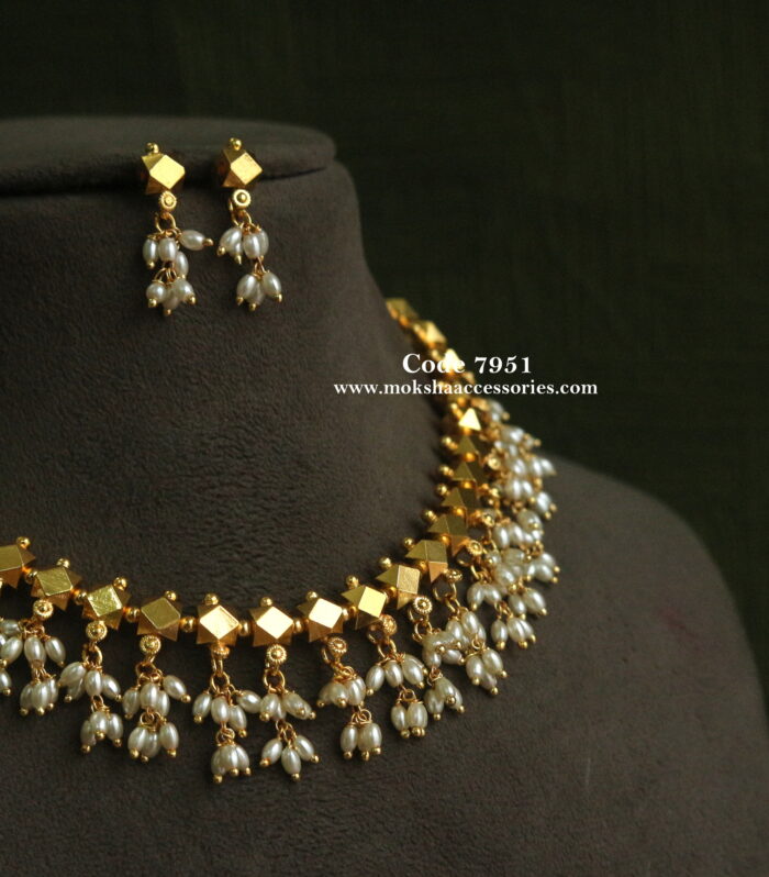 Sqaure gold balls with rice pearl neckset