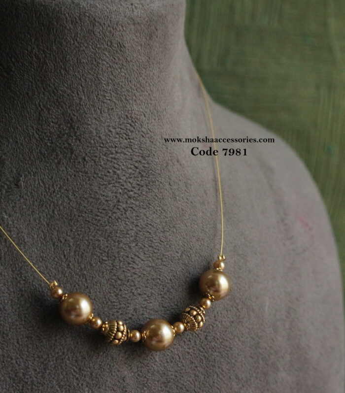Invisible chain with sarvoski and antique gold pendants