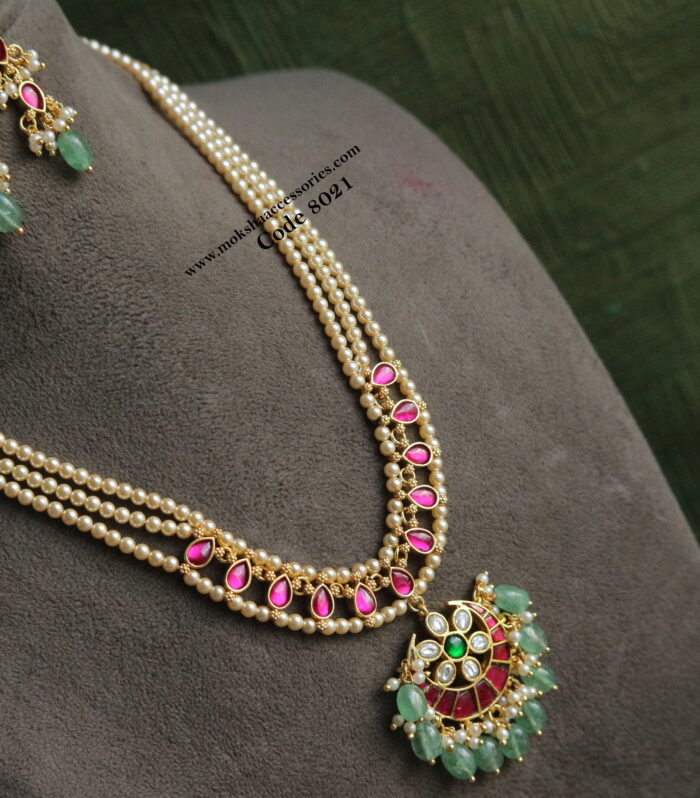 Jadaukundan haram with earrings