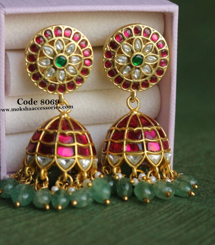 Jadaukundan jhumki with emerald drops