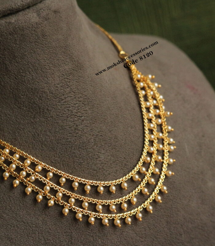 Gold chain with sarvoski pearl