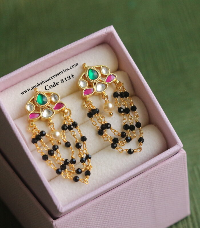 Jadaukundan earrings with black beads chain