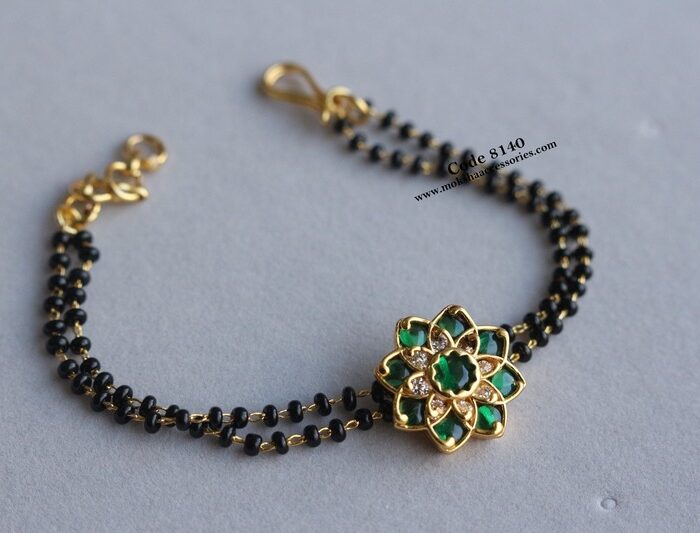Jadaukundan black beads bracelet