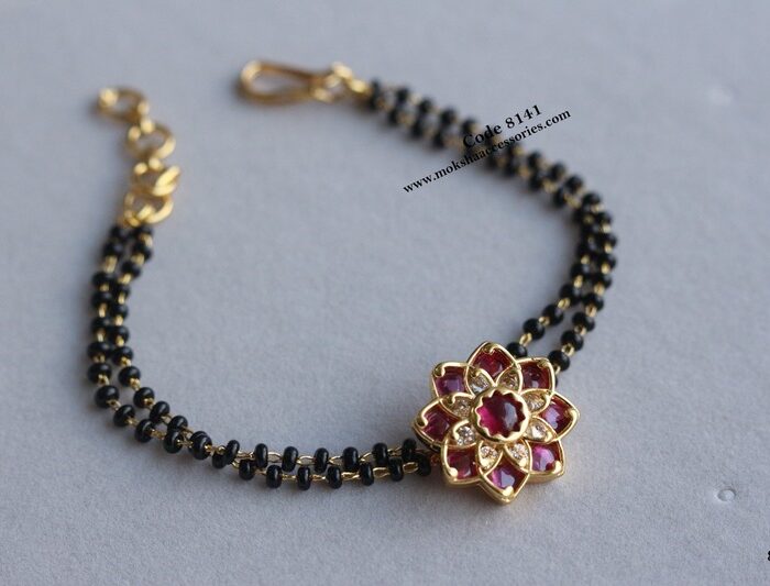 Jadaukundan black beads bracelet