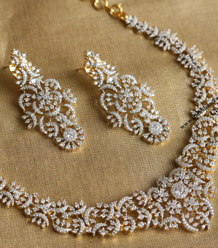 Diamond alike neckset