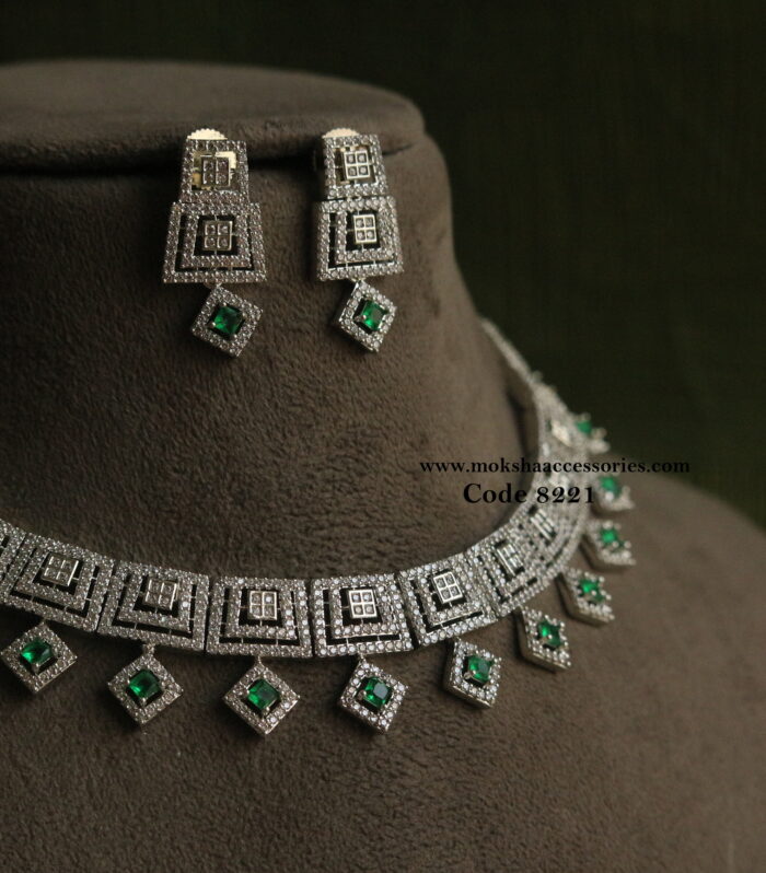 CZ emerald stone neckset