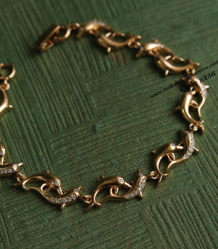 Gold dolphin bracelet