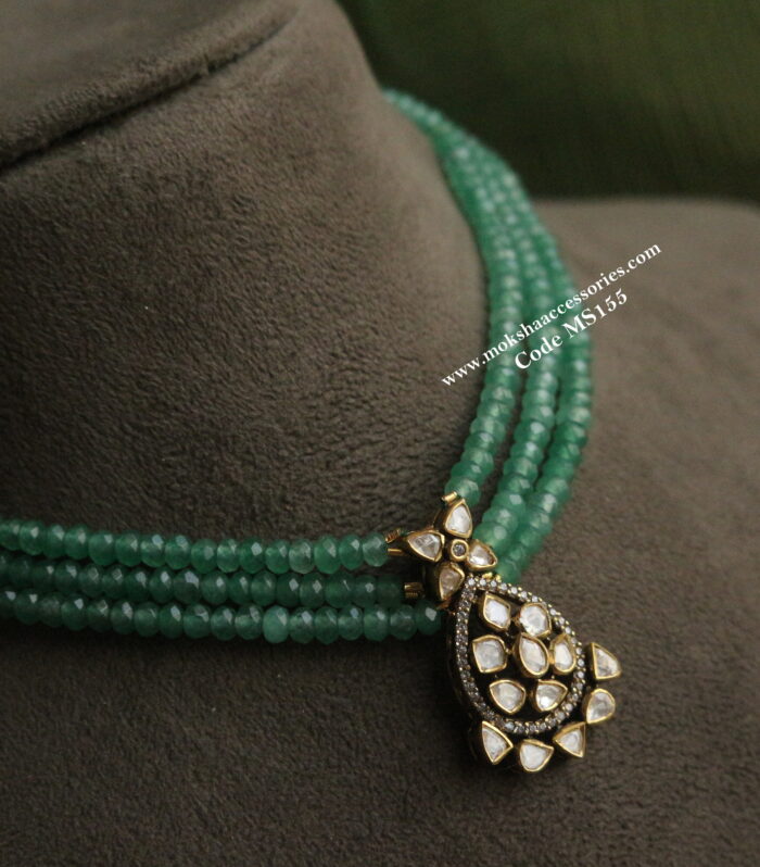 92.5 silver emerald beads choker with mozonite stone pendant (6 gms)