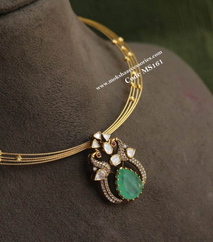 92.5 silver hasli with pendant (7.5 gms hasli, 10 gms pendant)