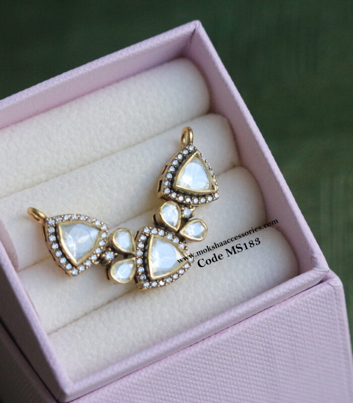 92.5 silver mozonite stone pendant with 2 side hooks (6.1 gms)