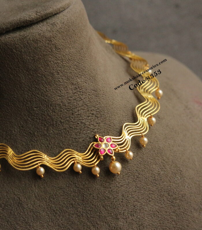 Hasli with jadaukundan pendant