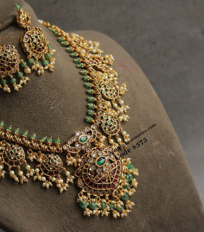 Guttapusalu multicolor neckset