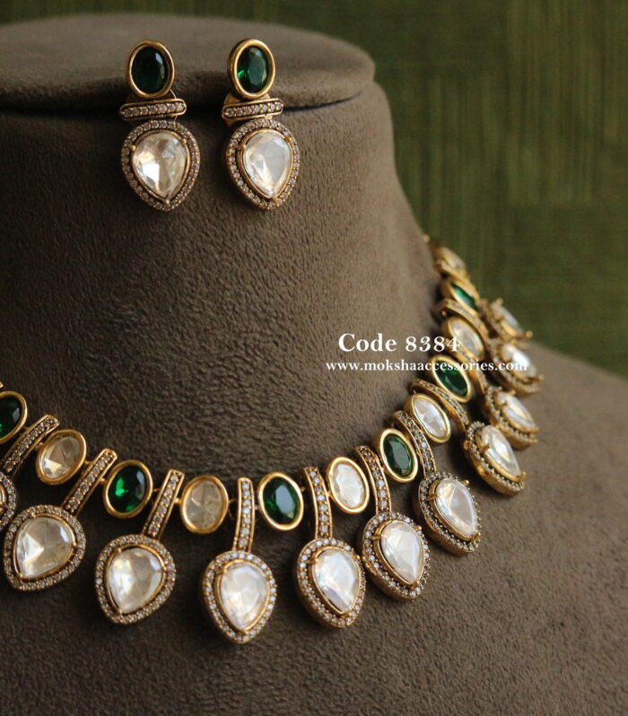 Kundan emerald stone neckset