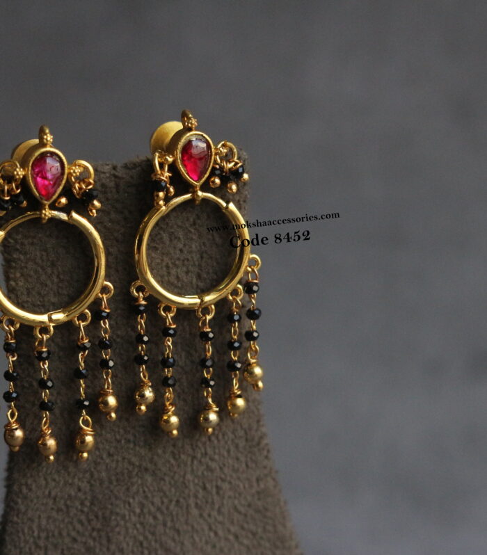 Jadaukundan black beads earrings