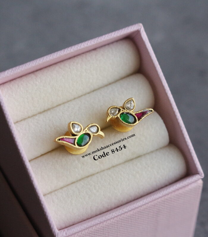 Jadaukundan studs with back screw