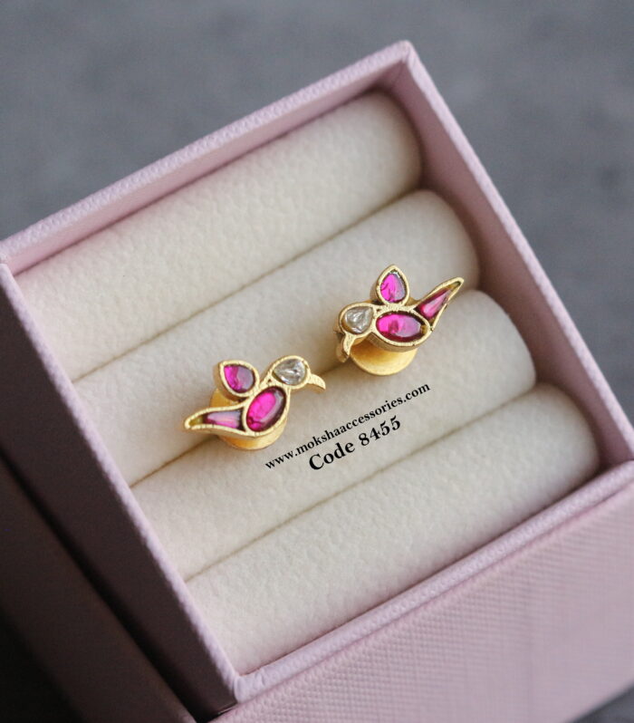 Jadaukundan studs with back screw