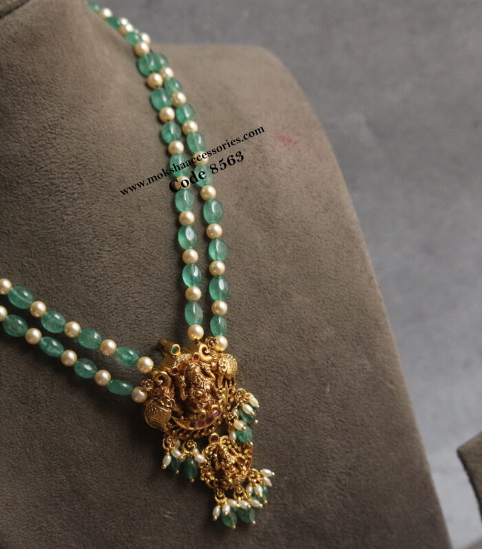 Antique gold pendant with real emerald and sarvoski pearls