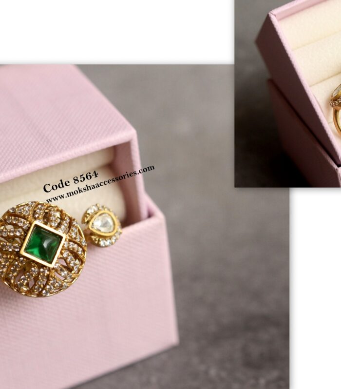 Adjustable cz and emerald stone 2 finger ring