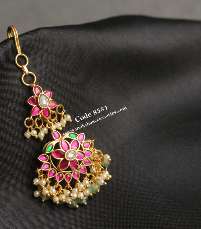 Jadaukundan Tika with real emerald beads